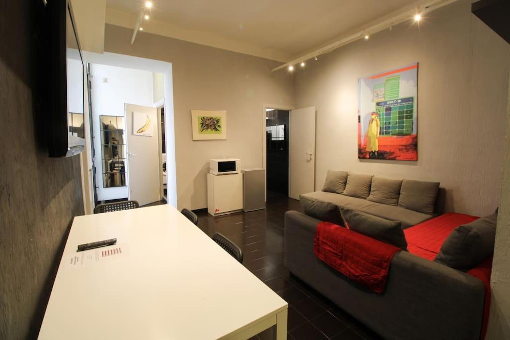 Lovely 2 Bedroom Apartment-6 Pax By Yourhost ローマ エクステリア 写真